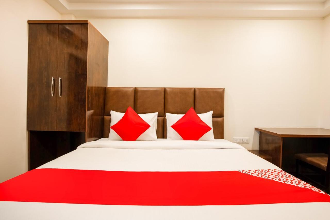 Oyo 71689 Hotel S Pride Indore Esterno foto